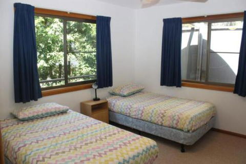 LIZ LAKE - Nambucca Heads Accommodation 5