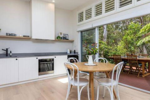 Studio By The Bay :: Jervis Bay Rentals - Nambucca Heads Accommodation 2