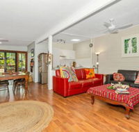 BEACH RETREAT - Nambucca Heads Accommodation