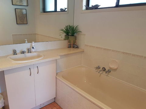 13 Coora Court Sleeps 6 Pool Air Con Pets - Nambucca Heads Accommodation 2