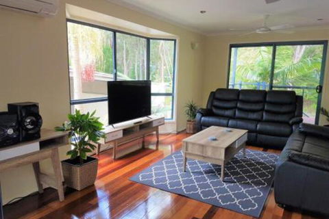 10 Naiad Court Beach Retreat In The Bush - Nambucca Heads Accommodation 2