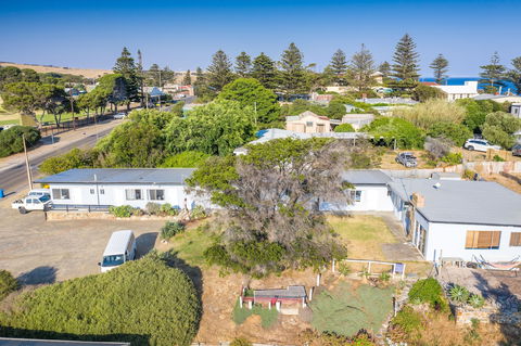 Penneshaw Beach Stay - Nambucca Heads Accommodation 0