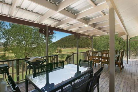 Rosa Estate In Broke Two 3br House In Walking Distance To Cellar Doors - Nambucca Heads Accommodation 0