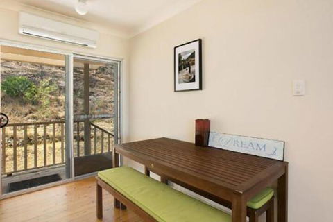 Rosa Estate In Broke Two 3br House In Walking Distance To Cellar Doors - Nambucca Heads Accommodation 5