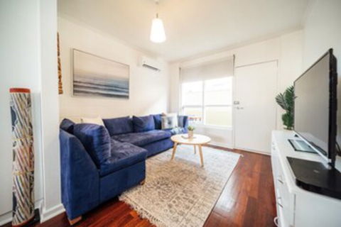 Urban Beach Shack Metres From The Beach & Cafes - Nambucca Heads Accommodation 0