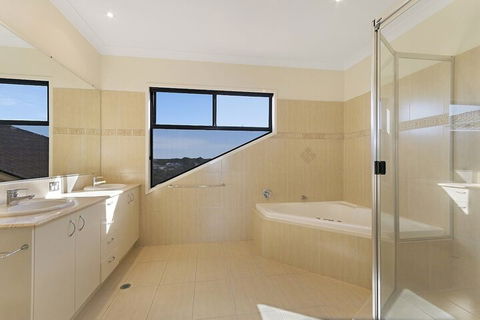 Castaways Beachside Family Retreat 44 Driftwood Drive - Nambucca Heads Accommodation 3