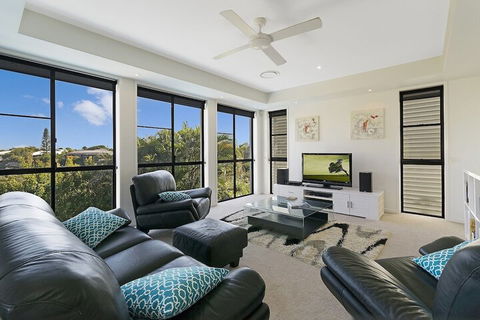 Castaways Beachside Family Retreat 44 Driftwood Drive - Nambucca Heads Accommodation 4