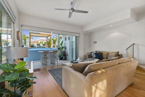 Sunshine Beach Self Contained Unit Beach Views Unit 2 Elouera 44 Elanda Street - Nambucca Heads Accommodation 5