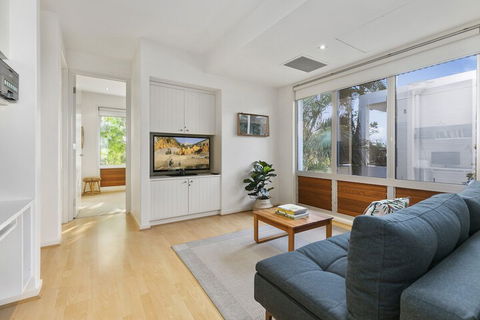 Sunshine Beach Self Contained Unit Beach Views Unit 2 Elouera 44 Elanda Street - Nambucca Heads Accommodation 1