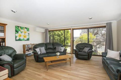 Deering 106 ULLADULLA - Nambucca Heads Accommodation 6