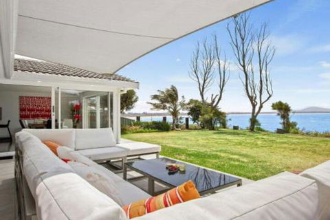 Karelda Absolute Waterfront Pet Friendly Property - Nambucca Heads Accommodation 5