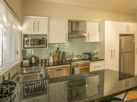 Championship Golf Course On Your Back Door - Nambucca Heads Accommodation 3