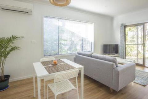 Clyde Studio 53 Mollymook - Nambucca Heads Accommodation 2