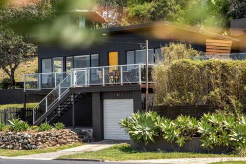 Mitchell Pde 31 Mollymook - Nambucca Heads Accommodation 0