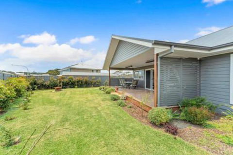 Ontario Way 1 Burrill Lake - Nambucca Heads Accommodation 4