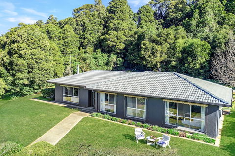 Lilyview Cottage - Robertson - Nambucca Heads Accommodation 0