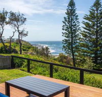 Seaview Pet Friendly with Stunning Views 1 Min to Beach - Nambucca Heads Accommodation