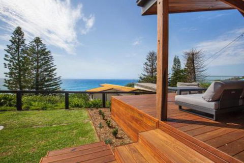 Seaview Pet Friendly With Stunning Views 1 Min To Beach - Nambucca Heads Accommodation 7