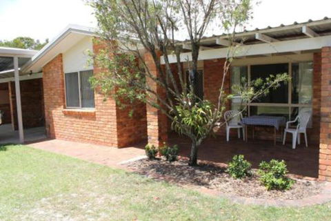 2 51 Carlo Road Rainbow Beach Pets Welcome Air Conditioning Walk To The Shops - Nambucca Heads Accommodation 5