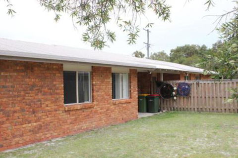 2 51 Carlo Road Rainbow Beach Pets Welcome Air Conditioning Walk To The Shops - Nambucca Heads Accommodation 4
