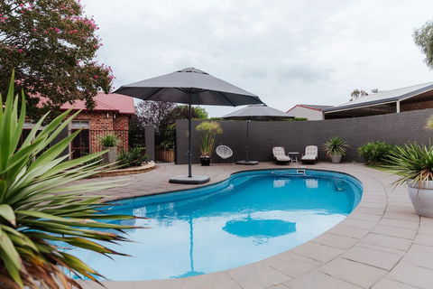 Magnificent Cotillion By Your Innkeeper - Nambucca Heads Accommodation 1