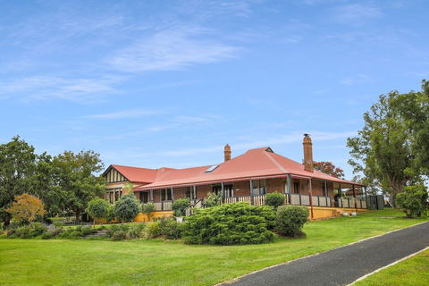 Magnificent Cotillion By Your Innkeeper - Nambucca Heads Accommodation 0