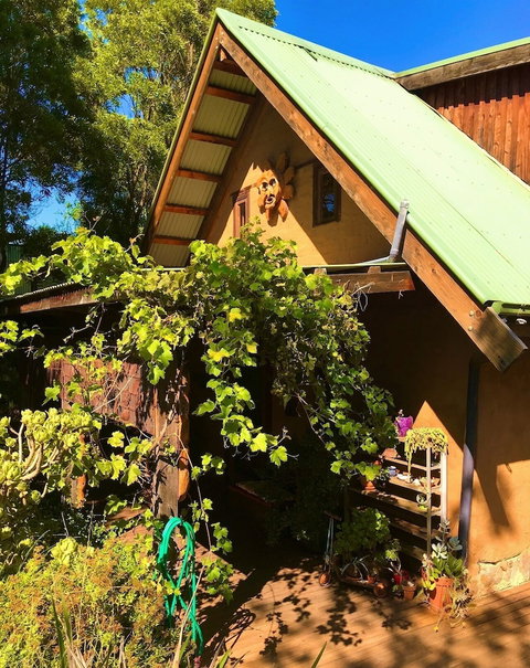 Sutton Spring Art Retreats - Nambucca Heads Accommodation 0
