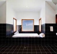 Elevated Plains Retreat 2 - Nambucca Heads Accommodation