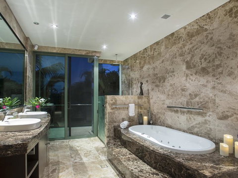 One Oceanview Luxury Accommodation - Nambucca Heads Accommodation 2