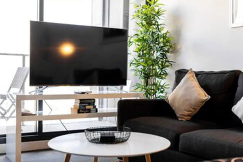 Modern Studio In Heart Of Lively Chapel Street - Nambucca Heads Accommodation 2