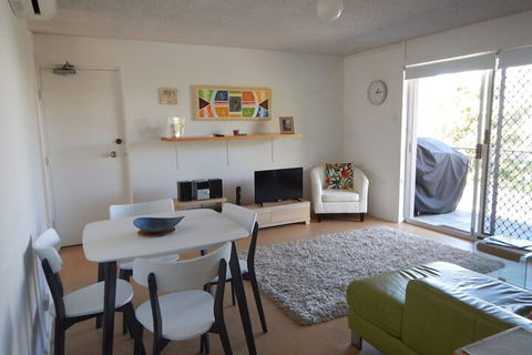 Unit 2 At 4 Pelican Street, Peregian Beach, Noosa Area - Nambucca Heads Accommodation 4