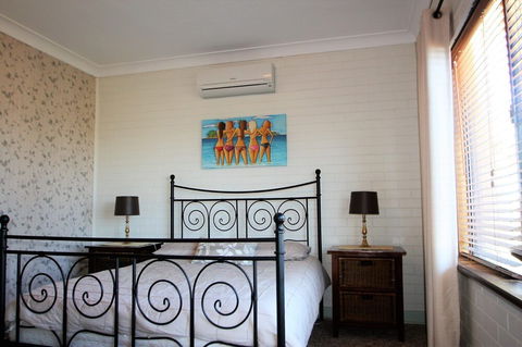 Pine Villas Walk To Beach Ocean Views - Nambucca Heads Accommodation 3