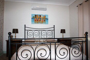Pine Villas Walk To Beach Ocean Views - Nambucca Heads Accommodation 6