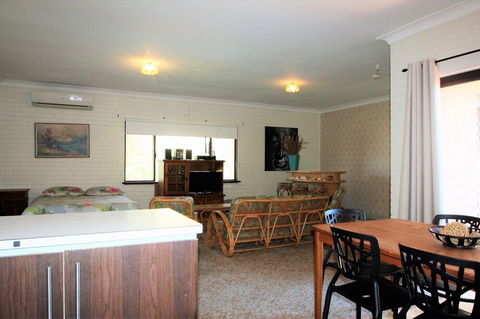 Pine Villas Walk To Beach Ocean Views - Nambucca Heads Accommodation 4
