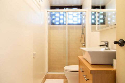 Charming 1 Bedroom Apartment In Vibrant South Yarra - Nambucca Heads Accommodation 3