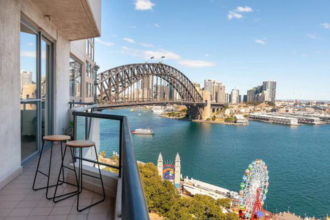 Milsons Point Apartment With Harbour Bridge Views - Nambucca Heads Accommodation 1