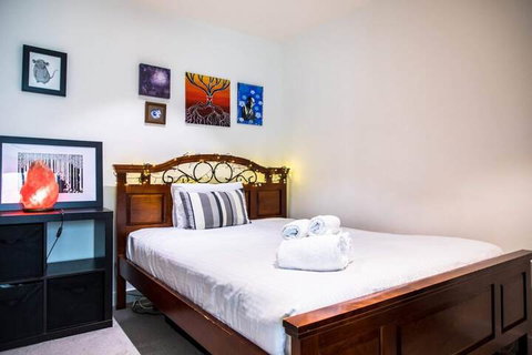Eclectic 1 Bedroom South Yarra Hideaway - Nambucca Heads Accommodation 4