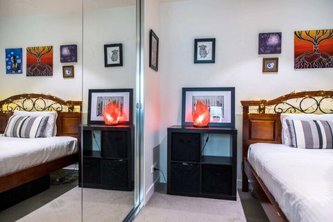 Eclectic 1 Bedroom South Yarra Hideaway - Nambucca Heads Accommodation 7
