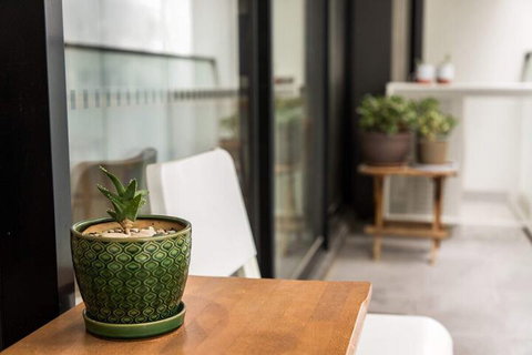 Eclectic 1 Bedroom South Yarra Hideaway - Nambucca Heads Accommodation 6