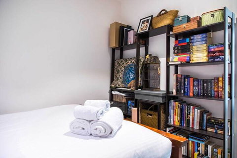 Eclectic 1 Bedroom South Yarra Hideaway - Nambucca Heads Accommodation 3