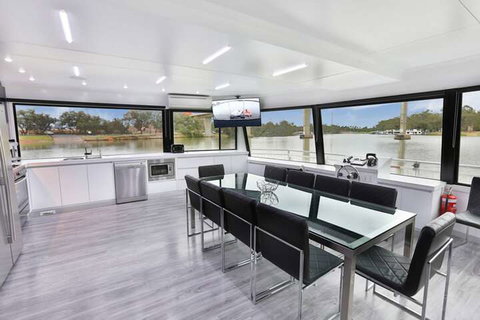 All Seasons Houseboats - Nambucca Heads Accommodation 7