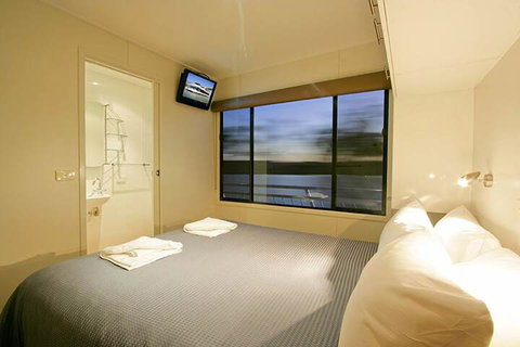 All Seasons Houseboats - Nambucca Heads Accommodation 6