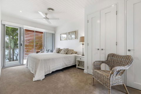 North Facing River Front Stunning Apartment Unit 2 9 Hilton Esplanade - Nambucca Heads Accommodation 3