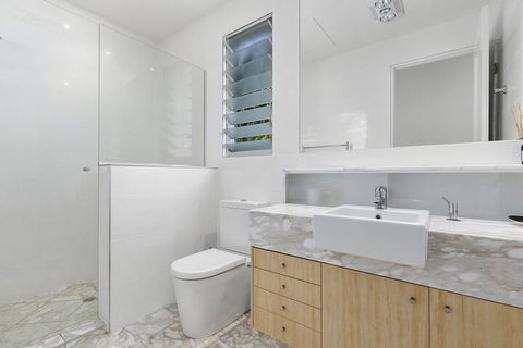 North Facing River Front Stunning Apartment Unit 2 9 Hilton Esplanade - Nambucca Heads Accommodation 5