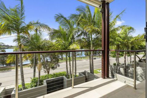 North Facing River Front Stunning Apartment Unit 2 9 Hilton Esplanade - Nambucca Heads Accommodation 0