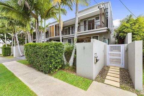 North Facing River Front Stunning Apartment Unit 2 9 Hilton Esplanade - Nambucca Heads Accommodation 1