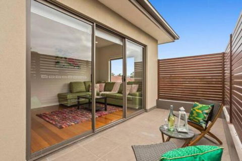Dromana Beach House For Two Families. - Nambucca Heads Accommodation 1