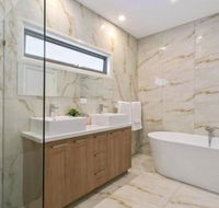 Dromana beach house for two families. - Nambucca Heads Accommodation