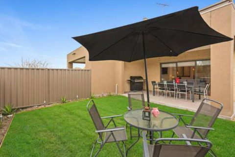 Dromana Beach House For Two Families. - Nambucca Heads Accommodation 6