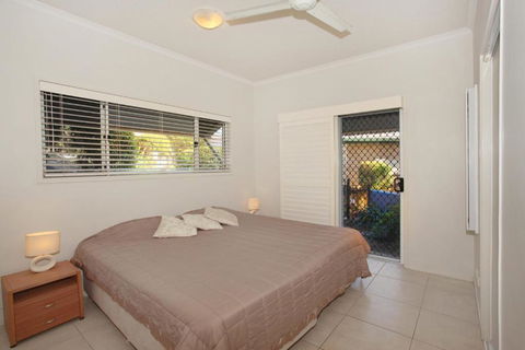 Unit 2 On The Park Coolum Beach - Nambucca Heads Accommodation 6